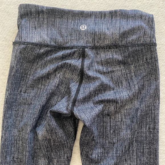 Lululemon crop leggings womens size 2 - Picture 1 of 3